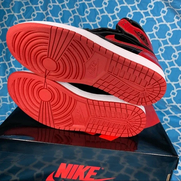 Nike Air Jordan 1 High Men’s size 10 Patent bred retro og red black sneakers new